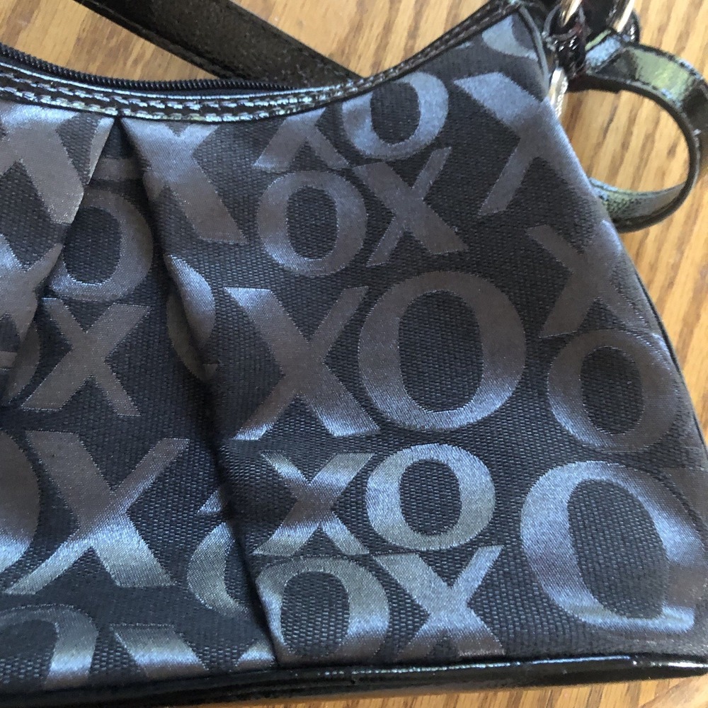 XO Purse Black W/ XO Pattern. Hand Bag Fun